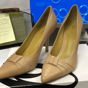 Nine West- Nude Heels only wore 3-4 times